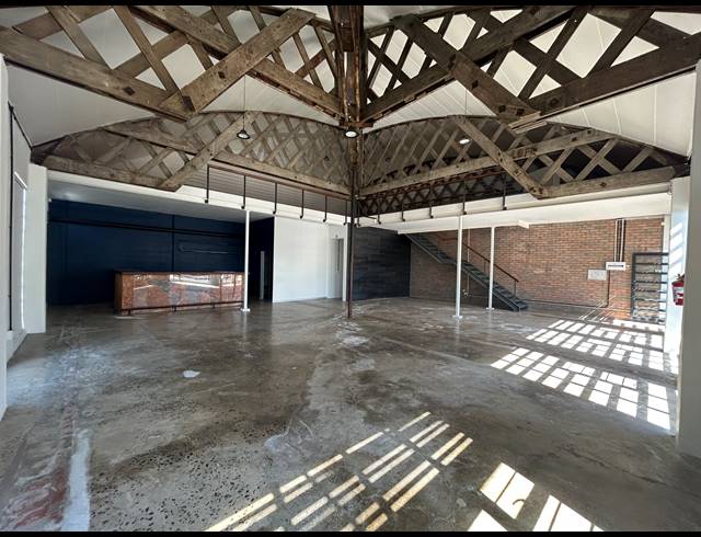 297M² BUILDING TO LET IN SALT RIVER